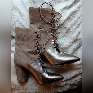 Sigerson Morrison Gold Lace Up Boots Sz 8.5